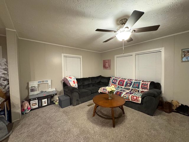 1090 West Adkins-Aurthor Rd, Somerset, KY 42501