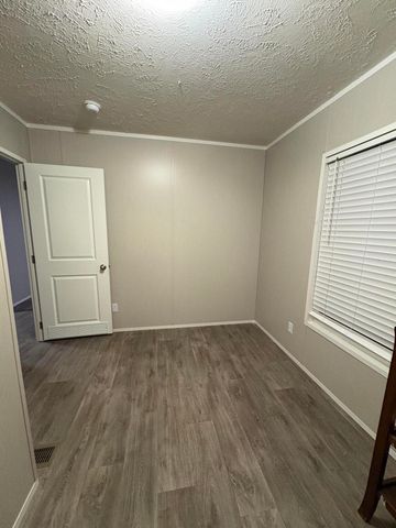 1090 West Adkins-Aurthor Rd, Somerset, KY 42501