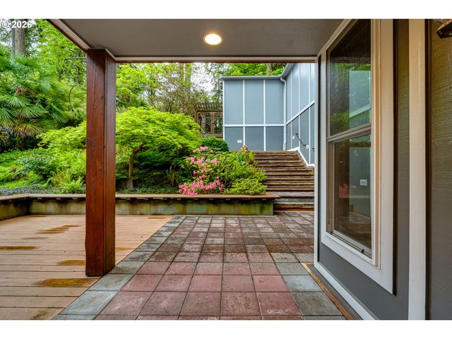 3210 INSPIRATION POINT Dr, Eugene, OR 97405