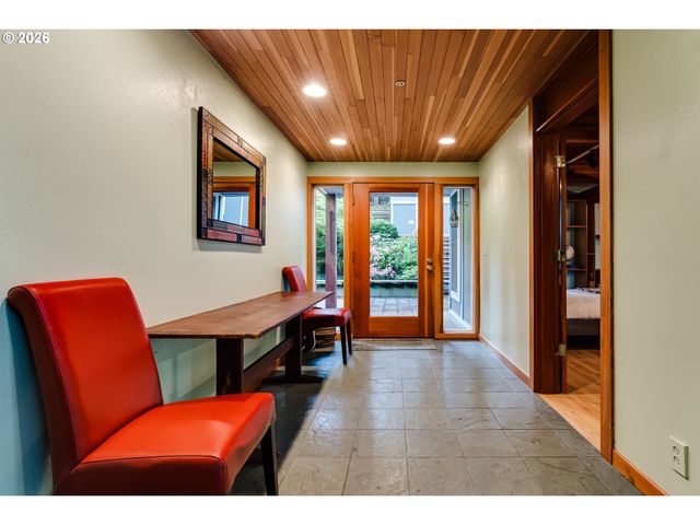 3210 INSPIRATION POINT Dr, Eugene, OR 97405