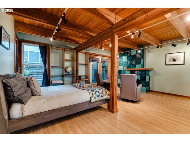 3210 INSPIRATION POINT Dr, Eugene, OR 97405