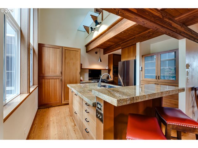 3210 INSPIRATION POINT Dr, Eugene, OR 97405