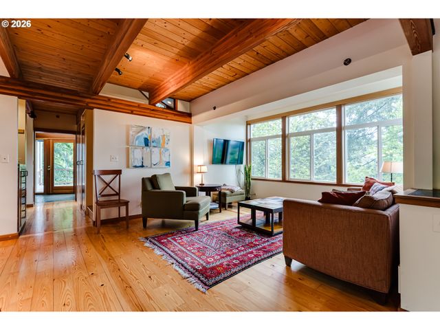 3210 INSPIRATION POINT Dr, Eugene, OR 97405