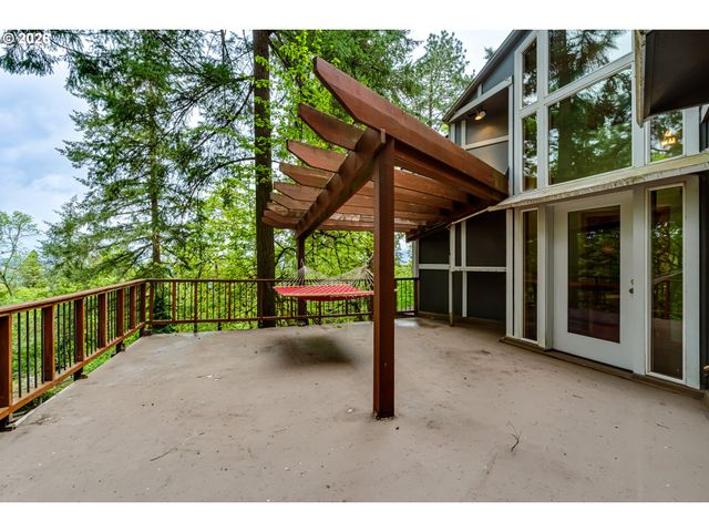 3210 INSPIRATION POINT Dr, Eugene, OR 97405