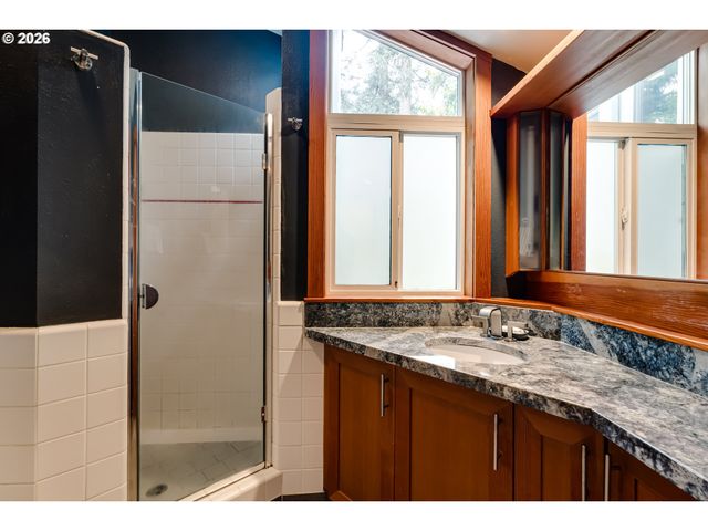 3210 INSPIRATION POINT Dr, Eugene, OR 97405