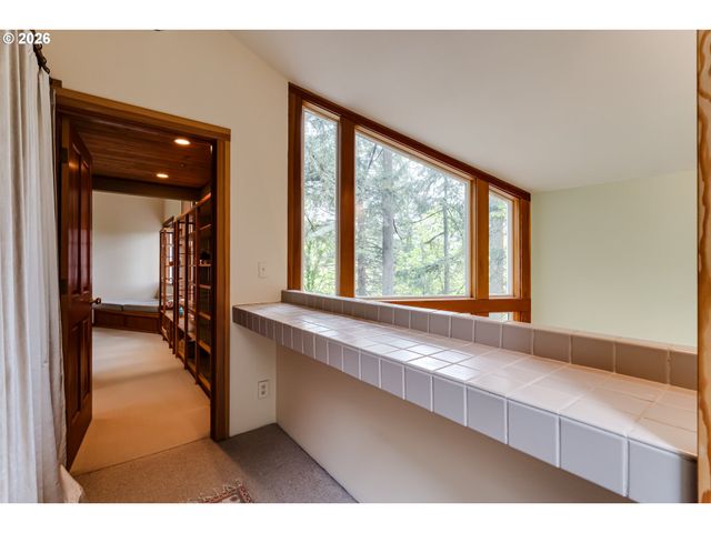 3210 INSPIRATION POINT Dr, Eugene, OR 97405
