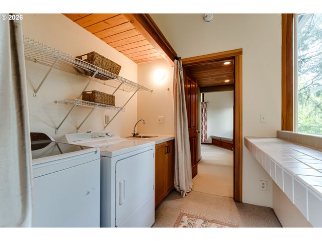 3210 INSPIRATION POINT Dr, Eugene, OR 97405