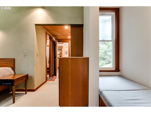 3210 INSPIRATION POINT Dr, Eugene, OR 97405