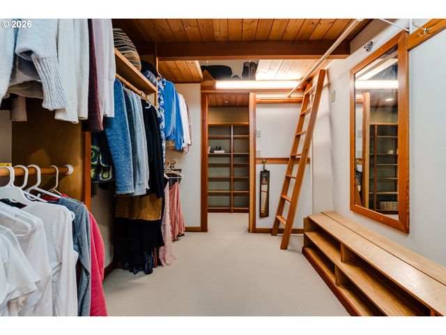 3210 INSPIRATION POINT Dr, Eugene, OR 97405