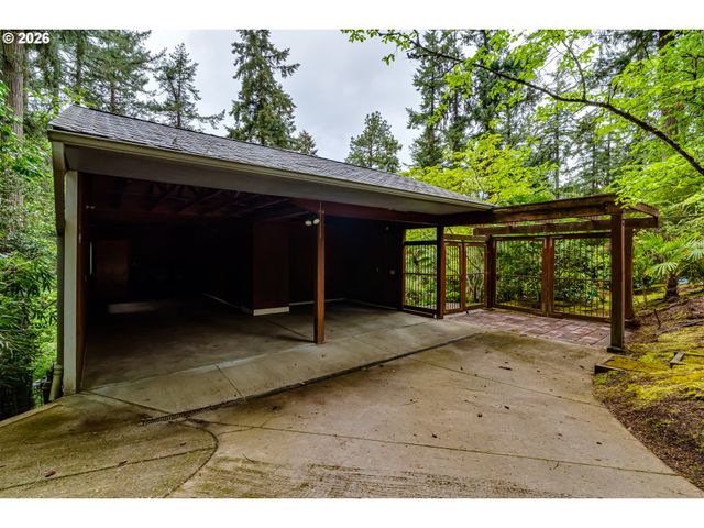3210 INSPIRATION POINT Dr, Eugene, OR 97405