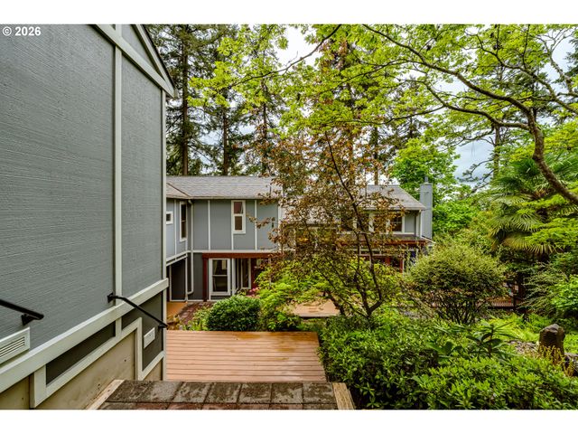 3210 INSPIRATION POINT Dr, Eugene, OR 97405