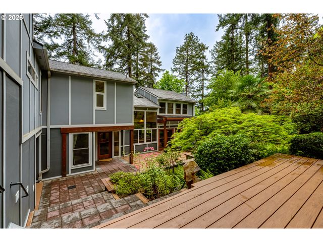 3210 INSPIRATION POINT Dr, Eugene, OR 97405
