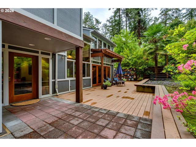 3210 INSPIRATION POINT Dr, Eugene, OR 97405