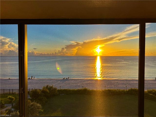 9375 Gulf Shore DR 501, Naples, FL 34108