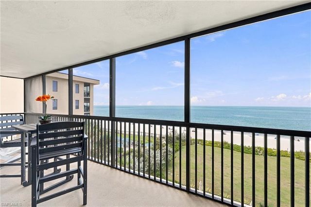 9375 Gulf Shore DR 501, Naples, FL 34108