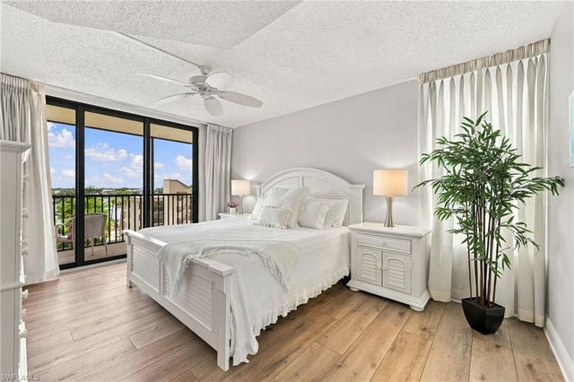 9375 Gulf Shore DR 501, Naples, FL 34108