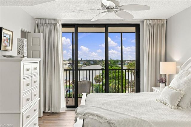 9375 Gulf Shore DR 501, Naples, FL 34108