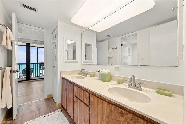 9375 Gulf Shore DR 501, Naples, FL 34108