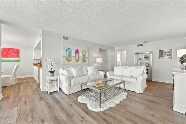 9375 Gulf Shore DR 501, Naples, FL 34108