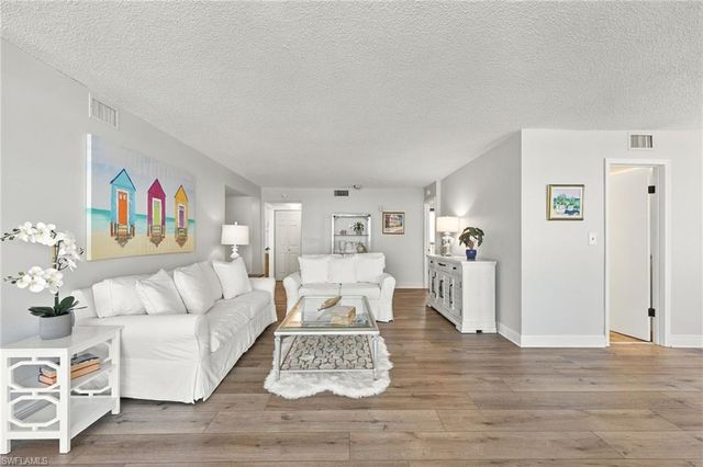 9375 Gulf Shore DR 501, Naples, FL 34108