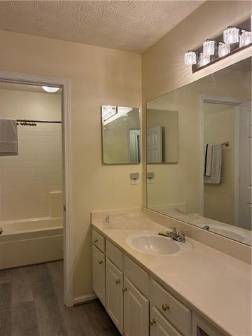 4380 Bradstone Trace NW, Lilburn, GA 30047