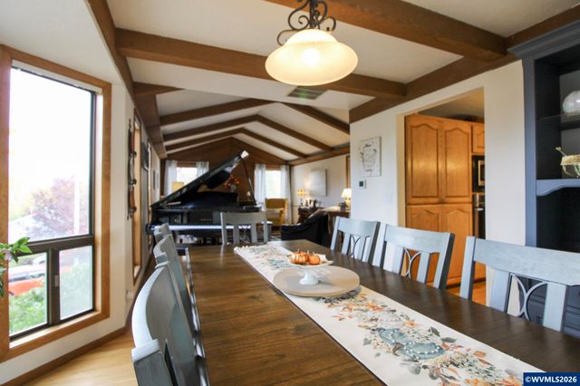 1101 Satara Ct NW, Salem, OR 97304