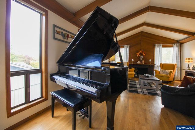 1101 Satara Ct NW, Salem, OR 97304