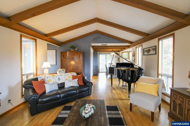 1101 Satara Ct NW, Salem, OR 97304