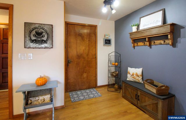 1101 Satara Ct NW, Salem, OR 97304