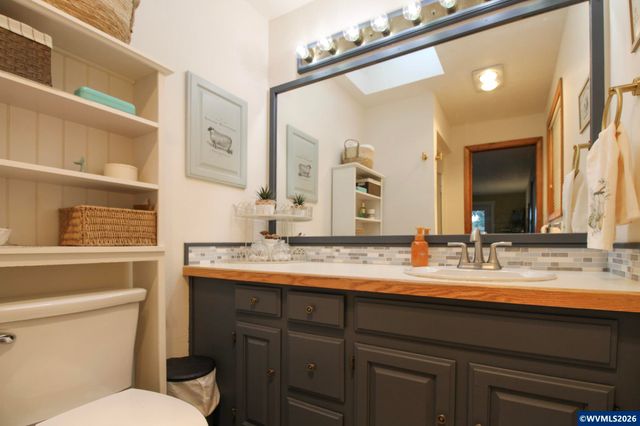 1101 Satara Ct NW, Salem, OR 97304