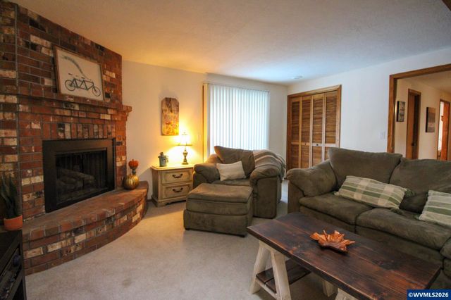 1101 Satara Ct NW, Salem, OR 97304