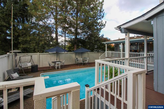 1101 Satara Ct NW, Salem, OR 97304