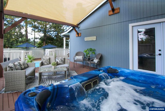 1101 Satara Ct NW, Salem, OR 97304