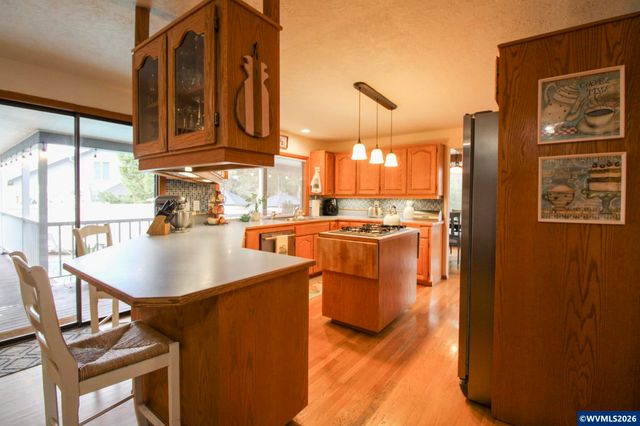 1101 Satara Ct NW, Salem, OR 97304