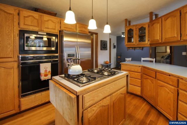 1101 Satara Ct NW, Salem, OR 97304