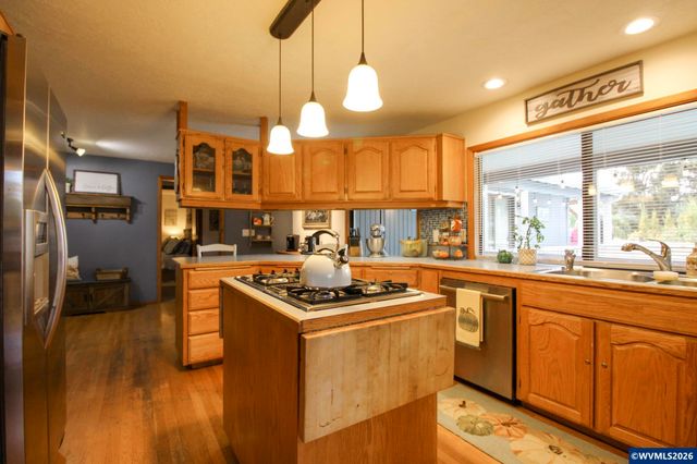 1101 Satara Ct NW, Salem, OR 97304