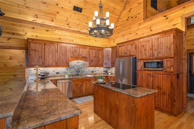 31 High Cliff Road, Jasper, GA 30143