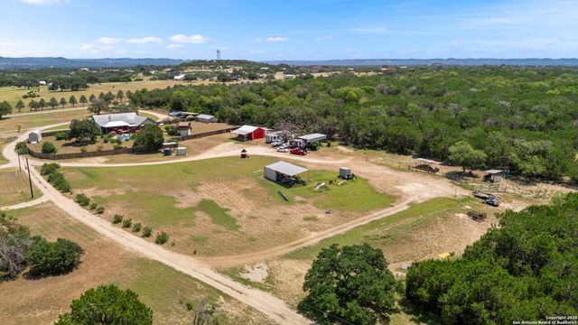 117 Lagniappe L, Bandera, TX 78003
