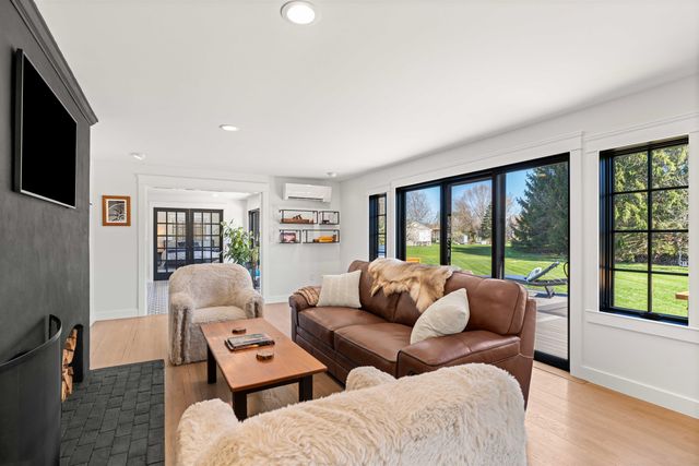 4 Apple Way, Stratham, NH 03885