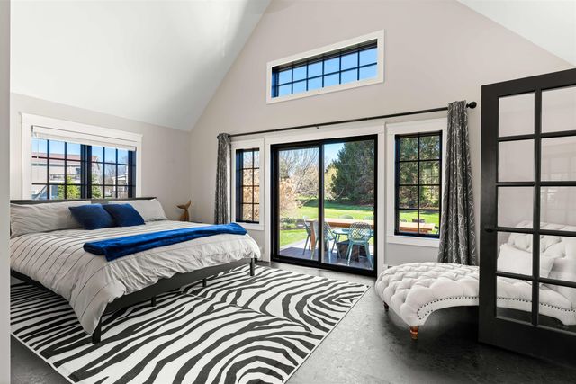 4 Apple Way, Stratham, NH 03885