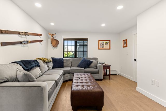 4 Apple Way, Stratham, NH 03885