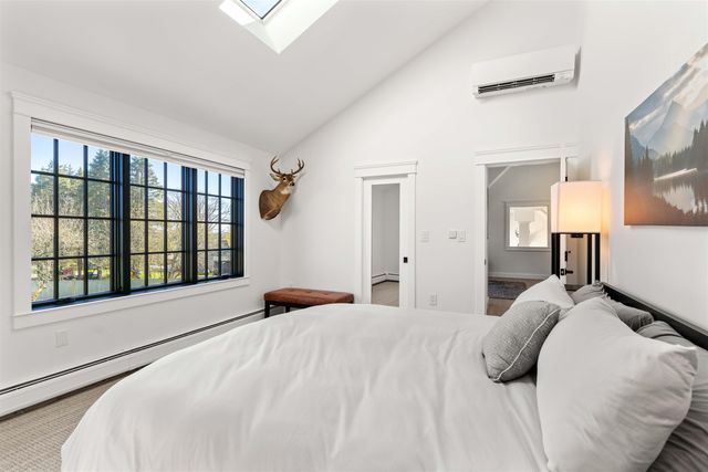 4 Apple Way, Stratham, NH 03885