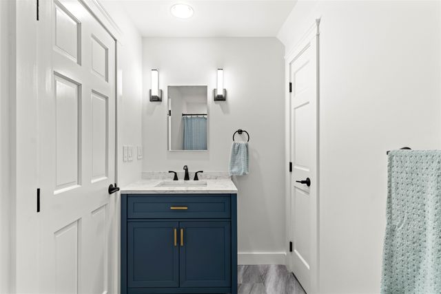 4 Apple Way, Stratham, NH 03885
