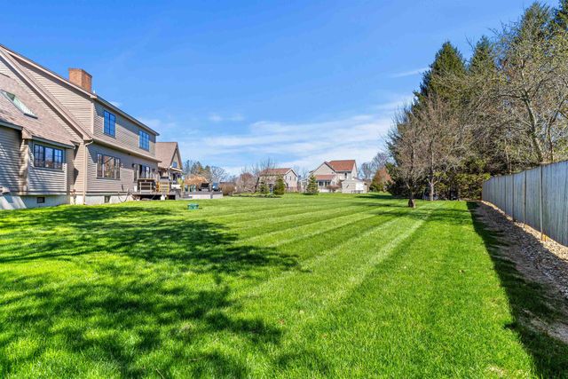 4 Apple Way, Stratham, NH 03885