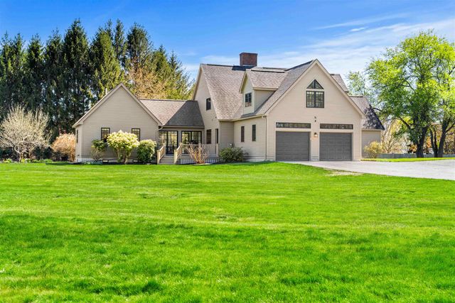 4 Apple Way, Stratham, NH 03885
