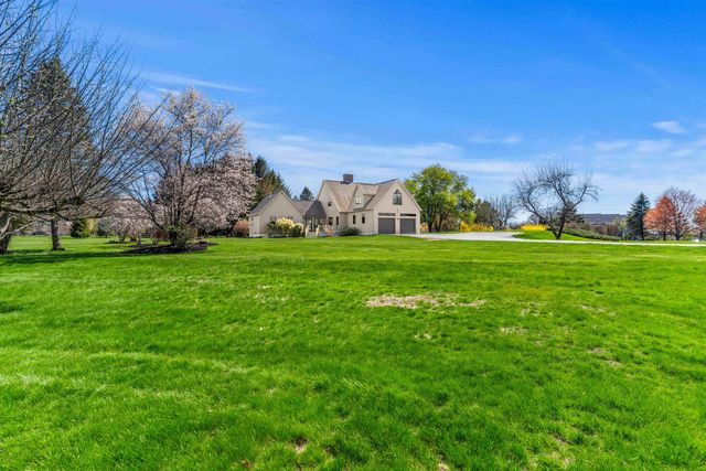 4 Apple Way, Stratham, NH 03885