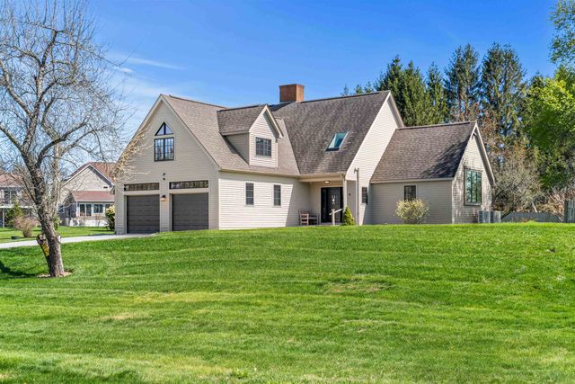 4 Apple Way, Stratham, NH 03885