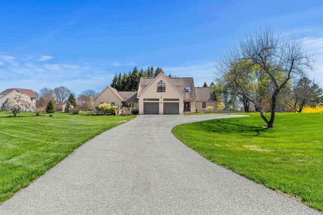 4 Apple Way, Stratham, NH 03885