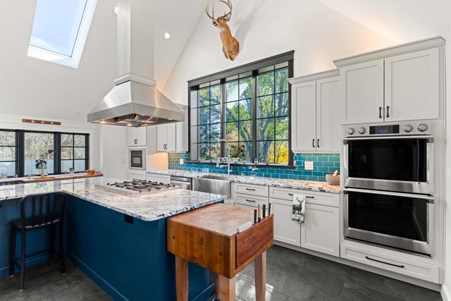 4 Apple Way, Stratham, NH 03885