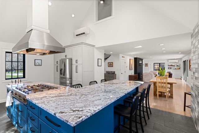 4 Apple Way, Stratham, NH 03885